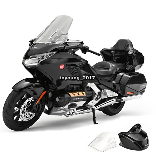 Honda gold wing tour - gold,